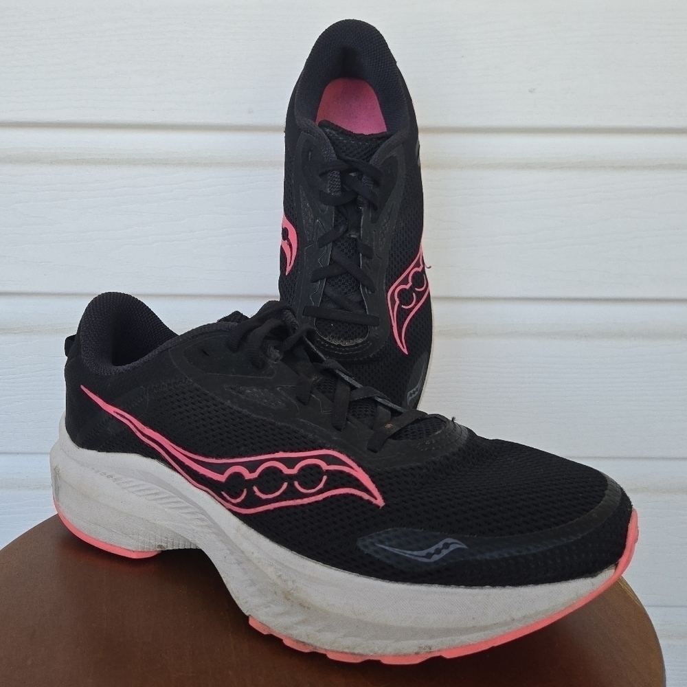 Saucony Axon 3 Running Sneakers